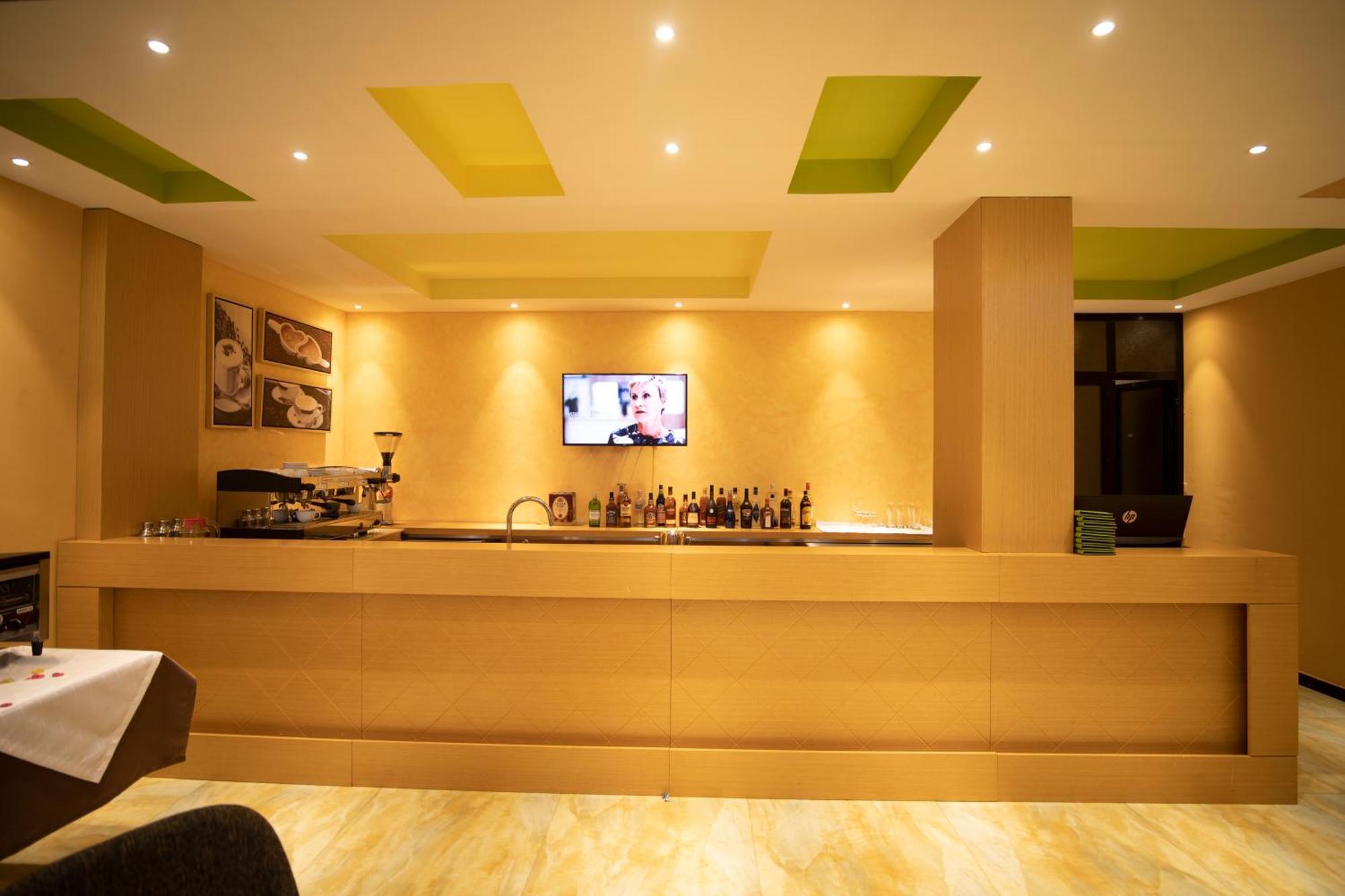 Vamos Addis Hotel Eksteriør billede